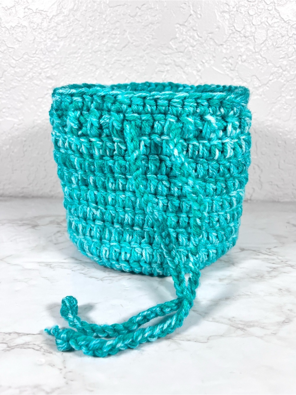 Teal Crochet Drawstring Bag With 2 Matching Scrunchies - Picture 5 of 10